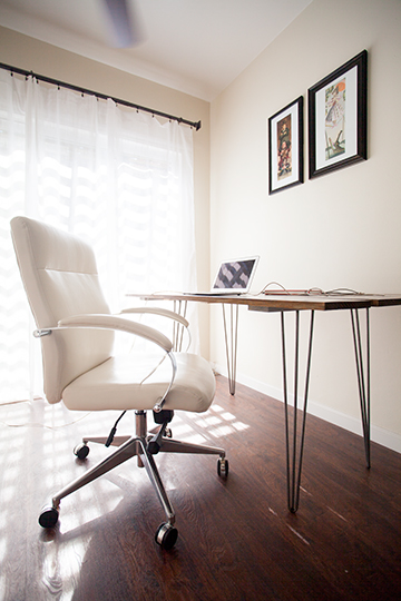 Illustration for article titled I built a desk — and it's done!